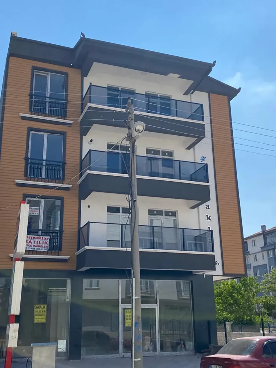 Hakiki Karagöz 2 Apartmanı (4+1)