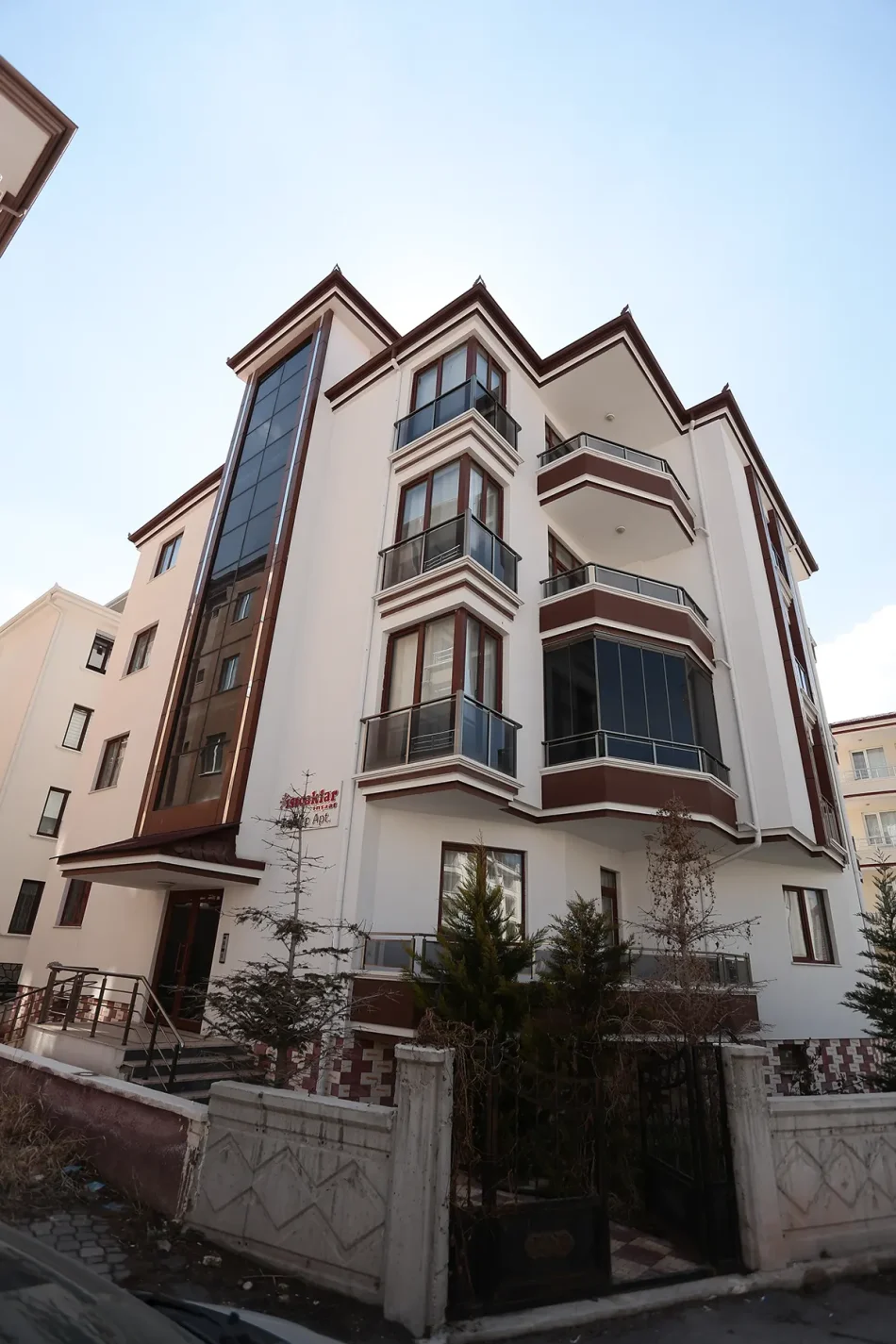 Zeynep Apartmanı (4+1)